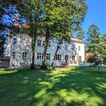 Schloss Sigroen Superior Camping Und Hotel Bad Wilsnack Exterior foto