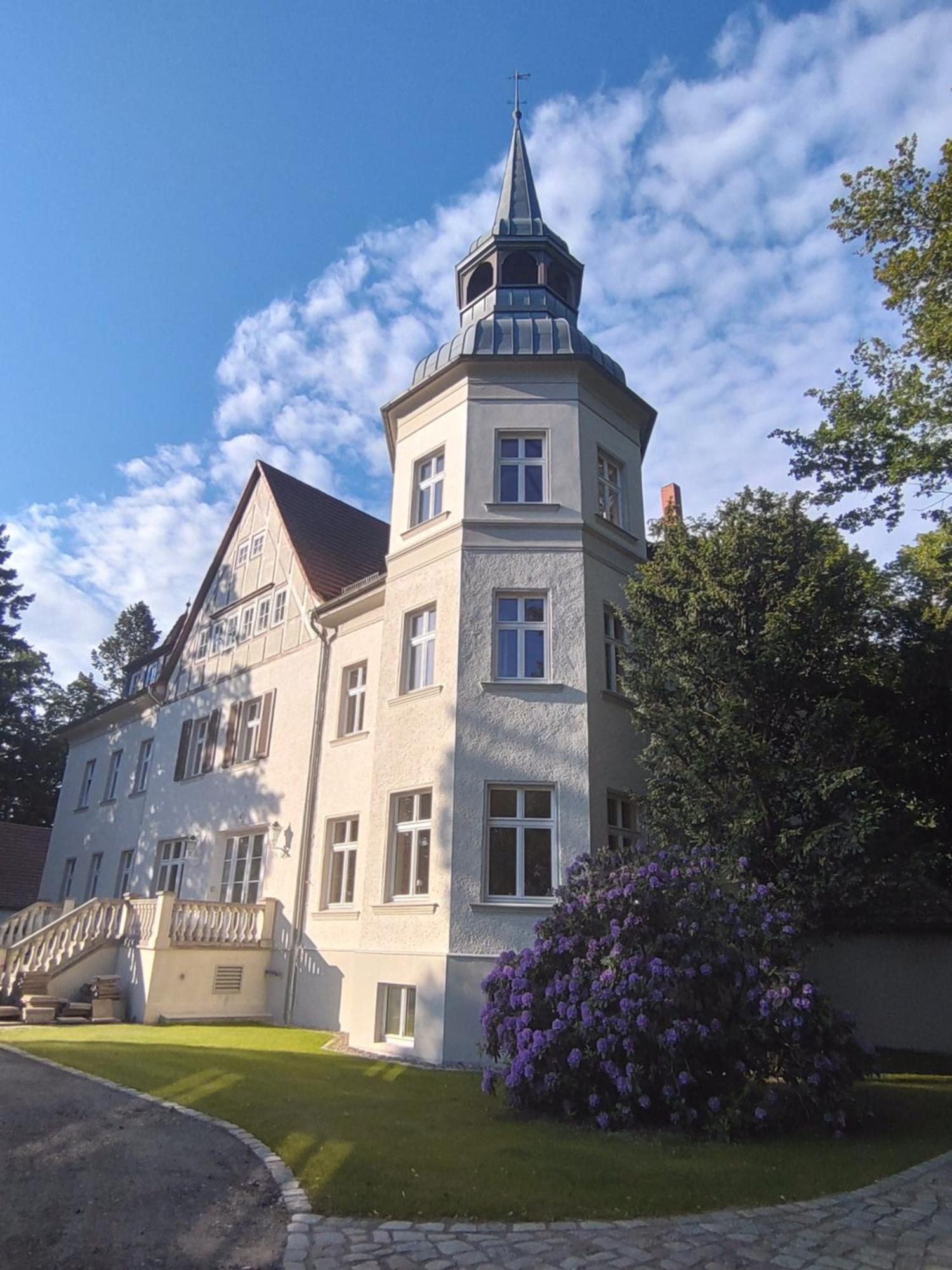 Schloss Sigroen Superior Camping Und Hotel Bad Wilsnack Exterior foto