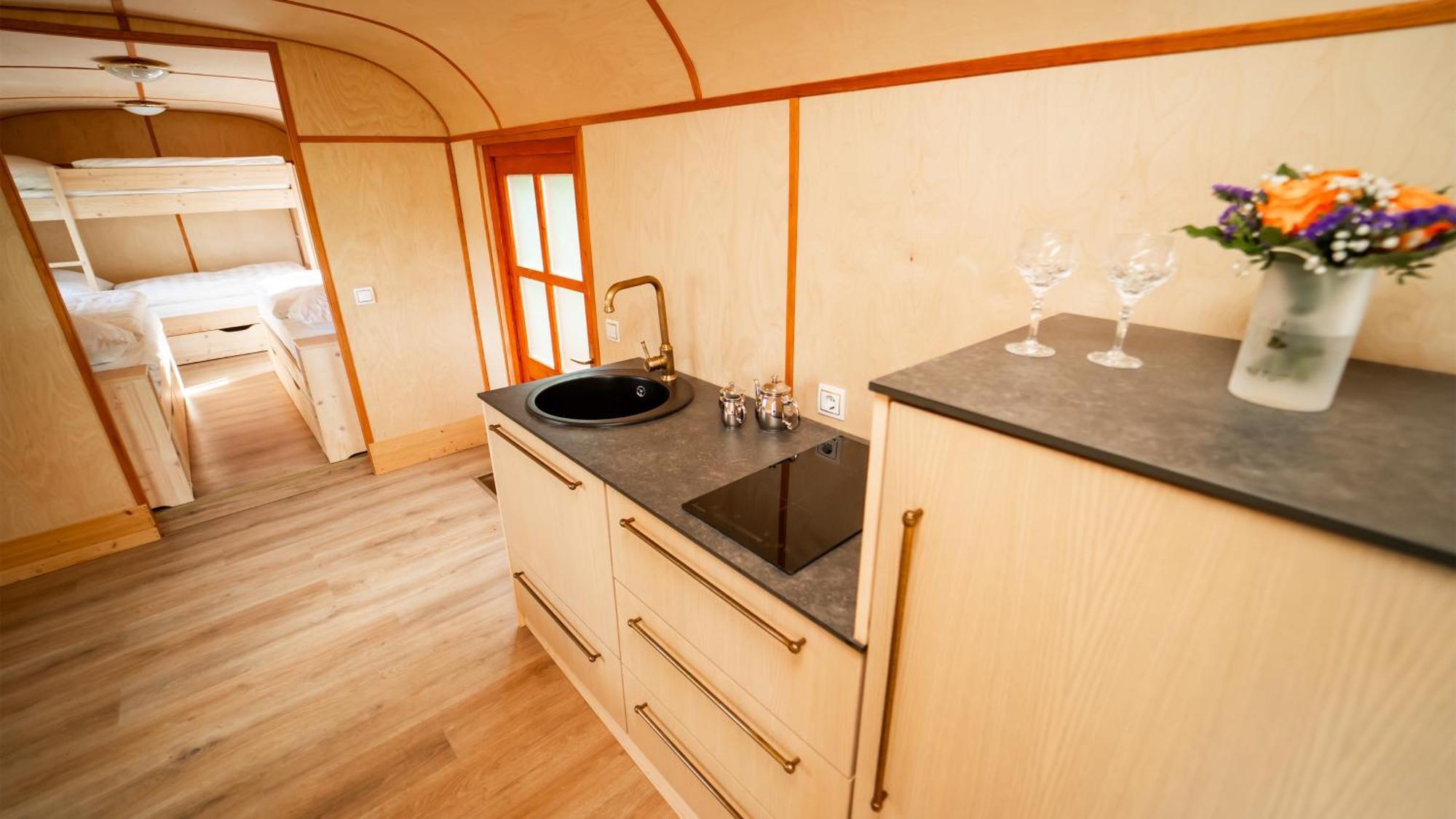 Schloss Sigroen Superior Camping Und Hotel Bad Wilsnack Exterior foto